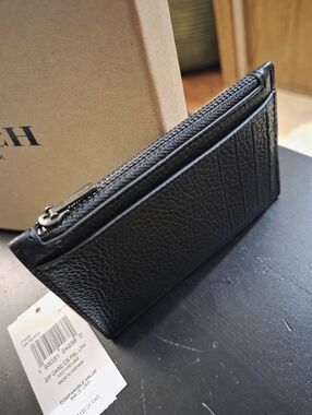Coach Zip Card Case Black Pebbled Leather